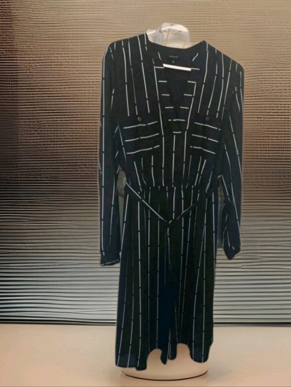 Who What Wear Black V neck With White Pin Stripes Long Sleeves SZ 1X